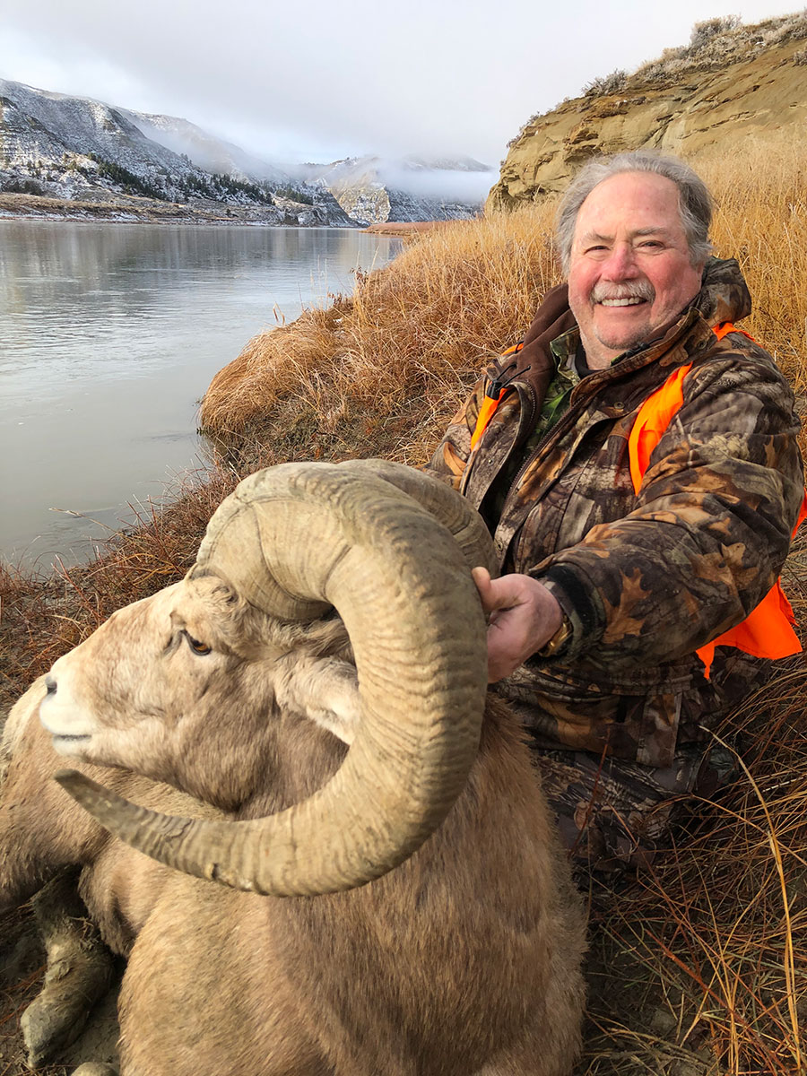 anderson with bighorn