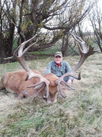 Paul Spurgin with New Zealand Stag
